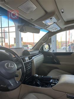 لێکزس LX
